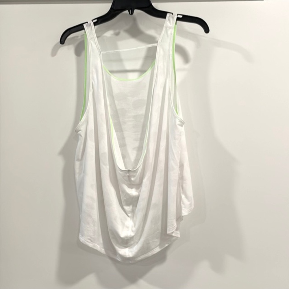 Lululemon High/Low Open Back 🥰 - Picture 2 of 13